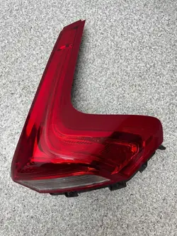 Luz Trasera Derecha V40 II 2012-2018 OEM 31395845