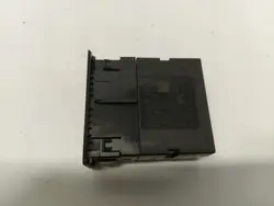 Nissan Qashqai J12 USB-pistorasia OEM 253317HA0A