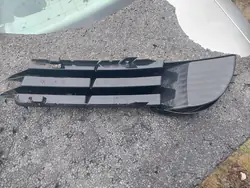 Rechte Stoßstangengitter Audi A3 8P OEM 8P4807682A BBM