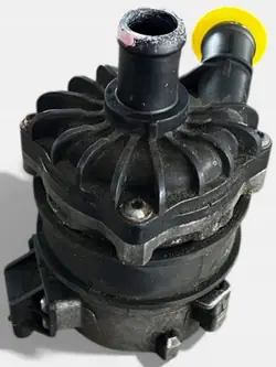 Pompe à eau VW Golf VII OEM 7P0965567 - Occasion