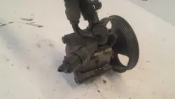 Pompe de direction assistée Nissan Primera P11 1.8 16V OEM