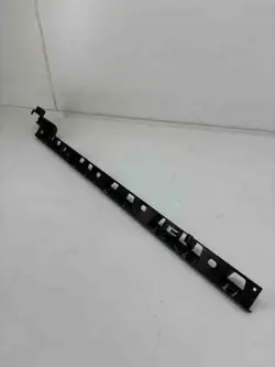 Suporte de soleira Porsche MACAN OEM 95B853557 - Usado