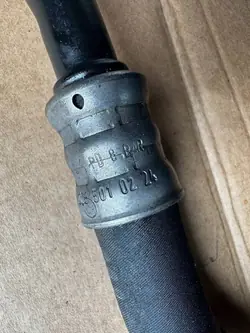 Tuyau de refroidissement d'huile Mercedes-Benz OEM A2055010224