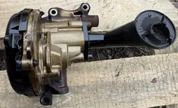 Bomba de óleo usada OEM 03F115105D para 1.2 TSI VW/SEAT/SKODA/AUDI