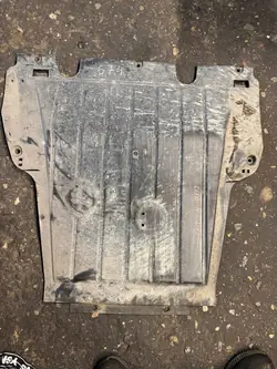 Renault OE 8200540585 motorplåt