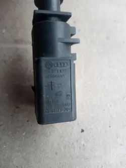 Interrupteur de verrouillage du capot Audi A4 8E0953236