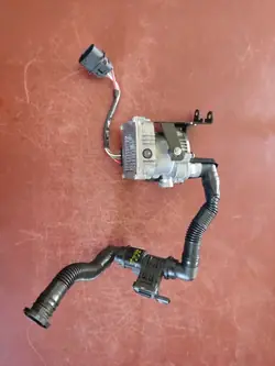 Bomba de ar secundário OEM 06M959231 - Audi OE usado
