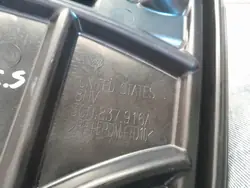 OEM 3CN837916A Etu-oikea ovenkansi - Käytetty