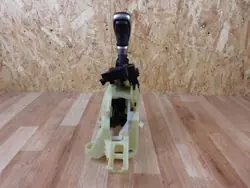 Mitsubishi OE 2400A555 Versnellingspookkap - Gebruikt