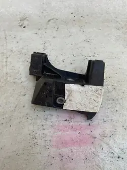 Huvudljushållare höger Volkswagen Touareg III OE 760805484B