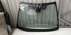 Toyota Corolla E21 Lift framruta OEM