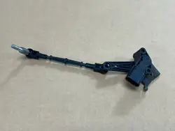 Audi Q8 Q7 Takaosan Tasonanturi OEM 4M0941309K