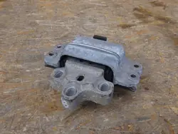 AUDI TT 8J 2.0 TFSI DSG Kiinnike 1K0199555AB