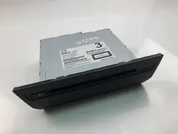 Changer CD Mazda d'occasion OEM BHP3669G0B pour Mazda 3 (BM)