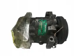 Compresseur de climatisation RENAULT CLIO II 1.6 8V 7700875357