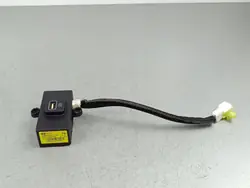 Prise USB Kia Sorento OEM 96125R2500 - Occasion