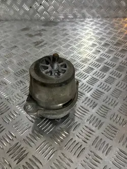 Porsche Panamera (970) 2011 Engine Mount Bracket Left