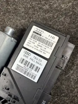 Audi A8 D3 etu vasen ikkunamoottori OEM 4E1959801B