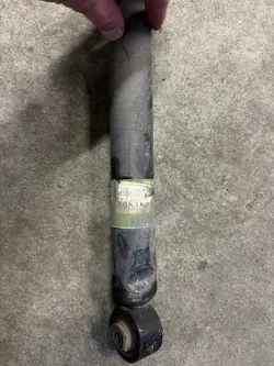 Takaiskunvaimennin OEM 4853052T10 Lexus LBX:lle