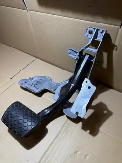 Bremshebelhalter Audi A6 C8 OEM 8W1723140B
