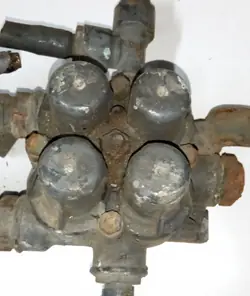 Válvula 4 circuitos OEM AE4437 para DAF XF95