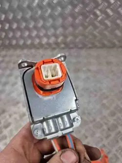 Toyota akkusulake OEM 12B34 - Käytetty kunto