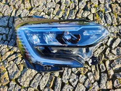 RENAULT CAPTUR II OIKEA ETULAMPPU FULL LED