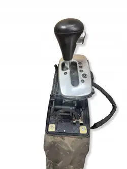 Cric Audi A6 C5 OEM 4B0713041R - État Utilisé