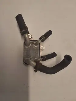 Toyota OE Öljynjäähdytin OEM TOYOTACOROLLAE212.0HYBRYDACHŁODNICZKAOLEJUWSKRZYNI