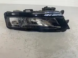 Farol Halógeno Esquerdo Skoda Octavia III