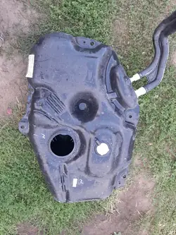 Réservoir de carburant Renault Express avec pompe 172024271R