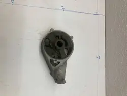 Pakoputken kiinnike OEM 743253 Peugeot 308 T9:lle