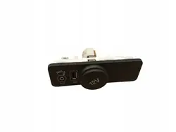 Enchufe USB Land Rover OEM FK7219C166HB - Usado