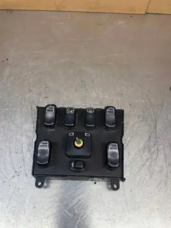 Mercedes-Benz ML W163 2001 Raamknoppen A1638206610