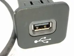 Prise USB OEM 68145140AC pour Jeep Cherokee