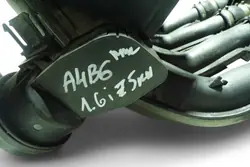 Insugningsmanifold AUDI A4 AVANT 1.6L 2004 OEM 06B133200D