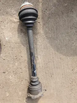 OEM Vänster framdrivaxel för VW Passat B5 1.9 TDI