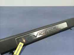 OEM DS73-F13200-FBW Rechte vordere Schwellerverkleidung