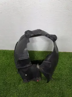 Oikea Etulokasuoja Opel Corsa E OEM