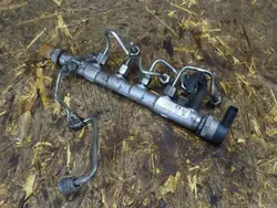 A3 8P GOLF VI 2.0 TDI Rampe de carburant 03L130089P