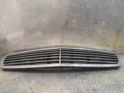 Mercedes-Benz E W211 Takapuskurin tuuletusritilä OEM 2118800583