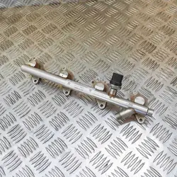 Brandstofrail Mercedes-Benz C (W205) A2740700995