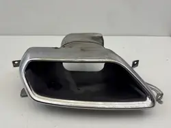 Ford OE 31407970 NEBR Saída de escape direita