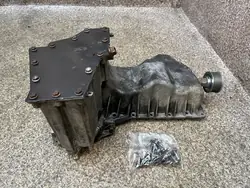 Oljepanna övre/nedre OEM 8200426818 Suzuki Grand Vitara