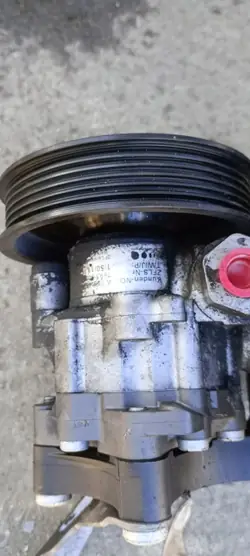Pompe de direction assistée Mercedes OEM 906 11-18 2.2 CDI