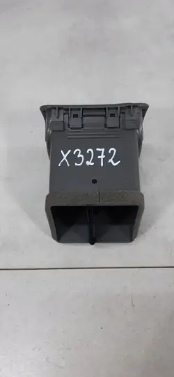 Grelha de ventilação lateral Suzuki OE 7364065D02T01
