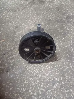 Servostyrningspump VOLVO V70 II 2.4B OEM 9485757