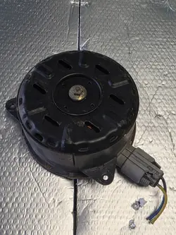 Kühlerlüftermotor Toyota Yaris III OEM 16363-0D090