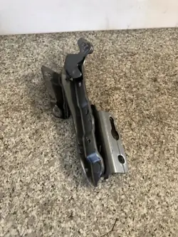 Rechter Motorkapscharnier OEM 31385072 Volvo V40 II 2012-18