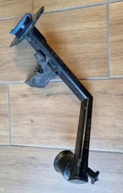 Mercedes W205 pesunesteletku OEM A2058600064